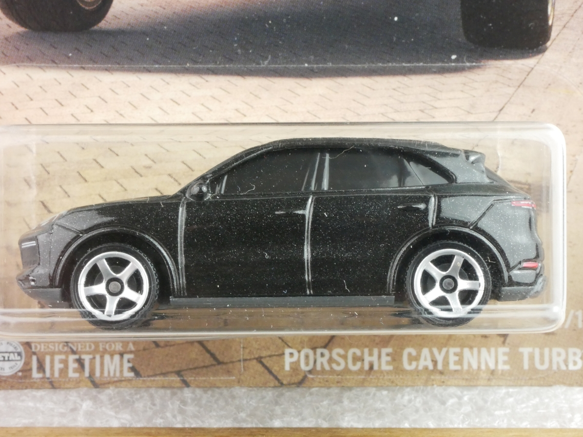 # 11 Porsche Cayenne Turbo - 13411