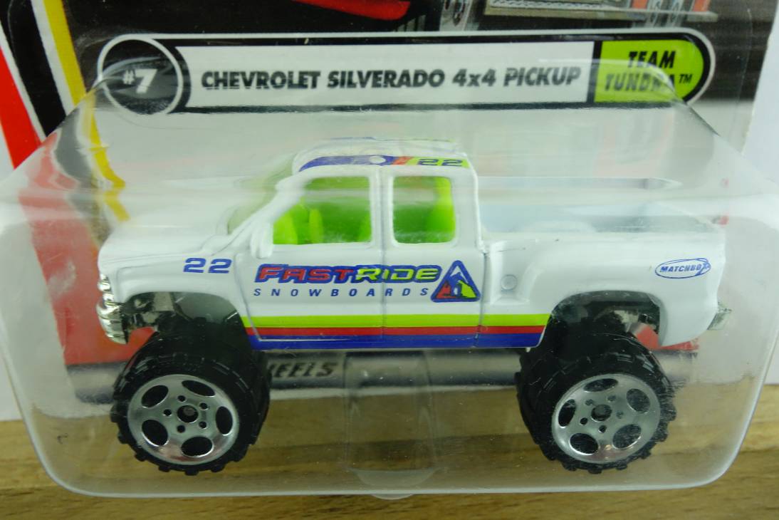 Chevrolet Chevy Silverado Pick-Up 4x4 - 17710