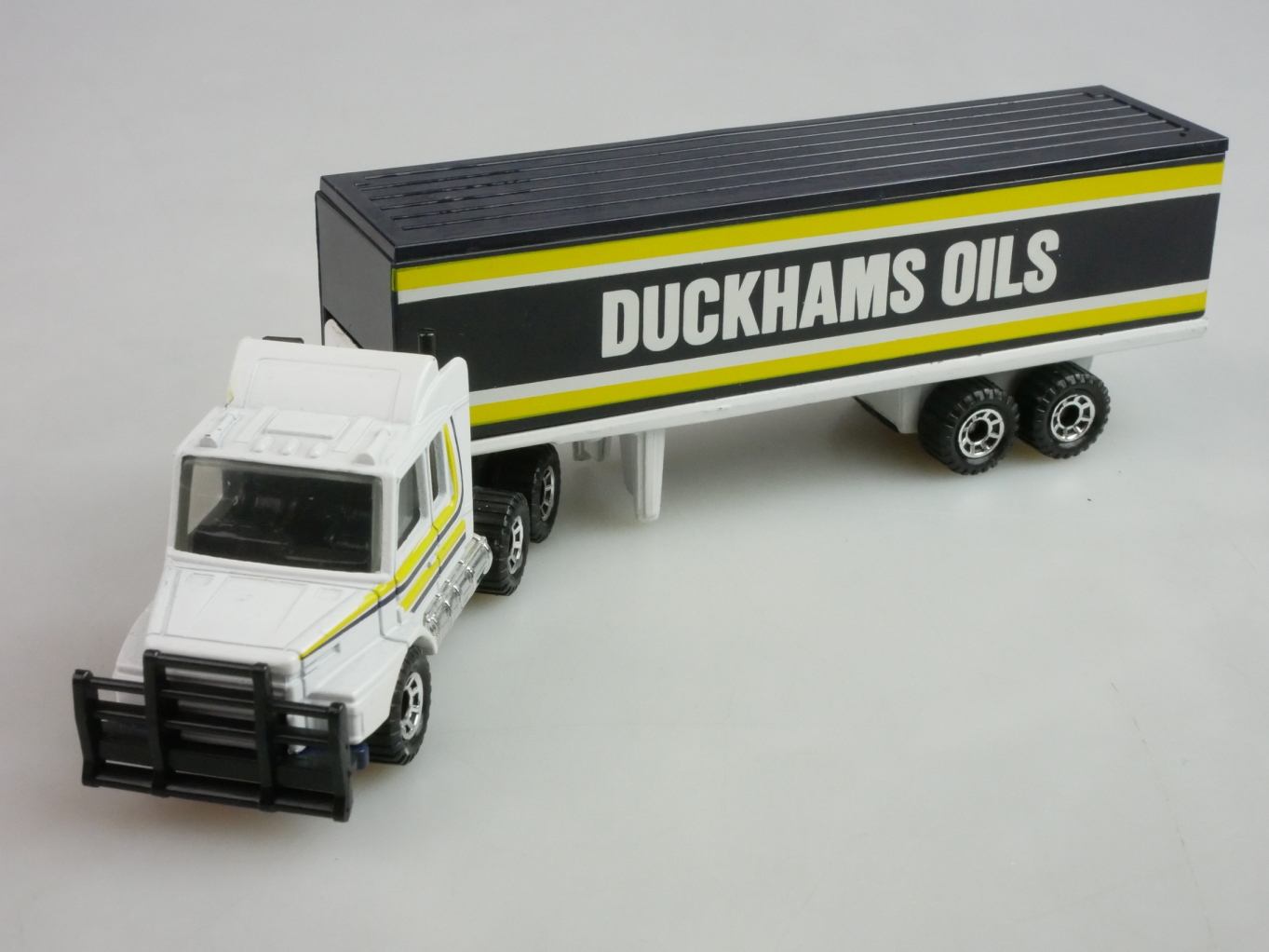 CY-016A Scania T142 Box Truck DUCKHAMS - 27704