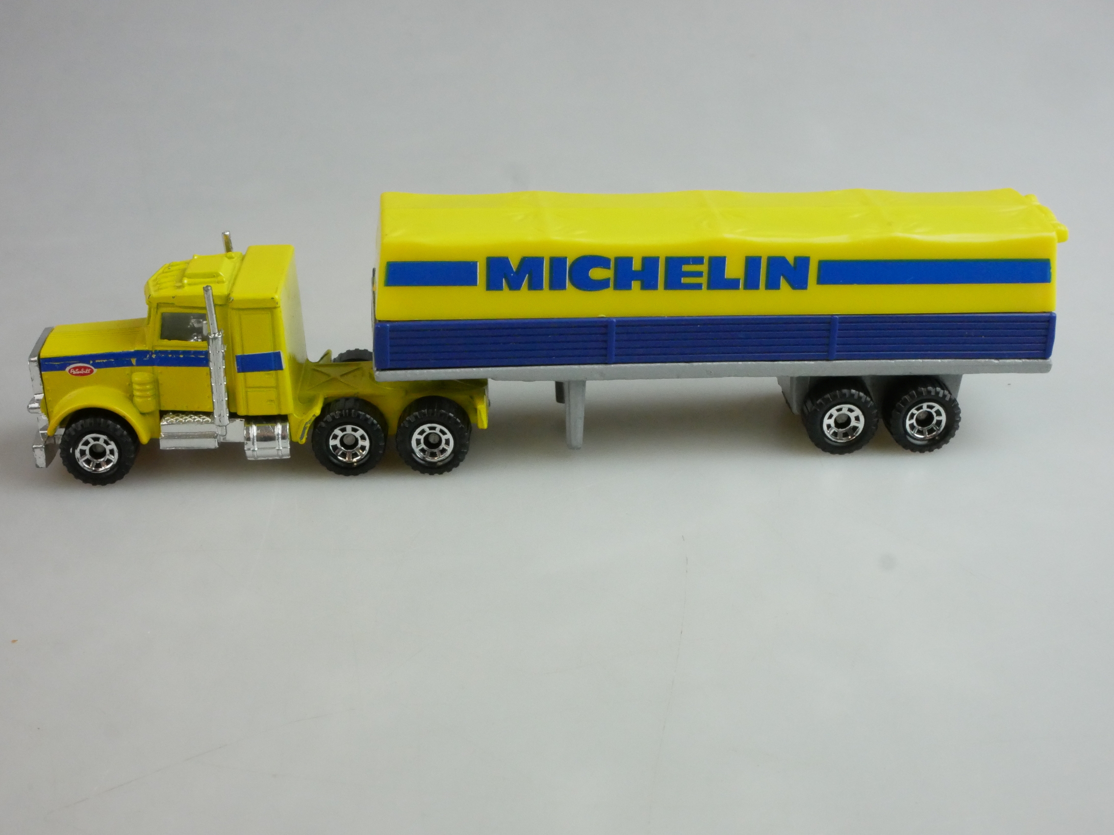 CY-005A Peterbilt Covered Truck MICHELIN - 27807