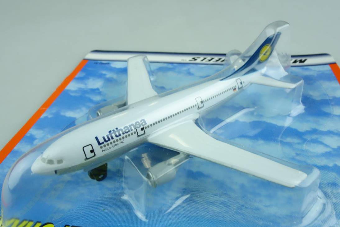 SB-28 A 300 Airbus Lufthansa - 28383
