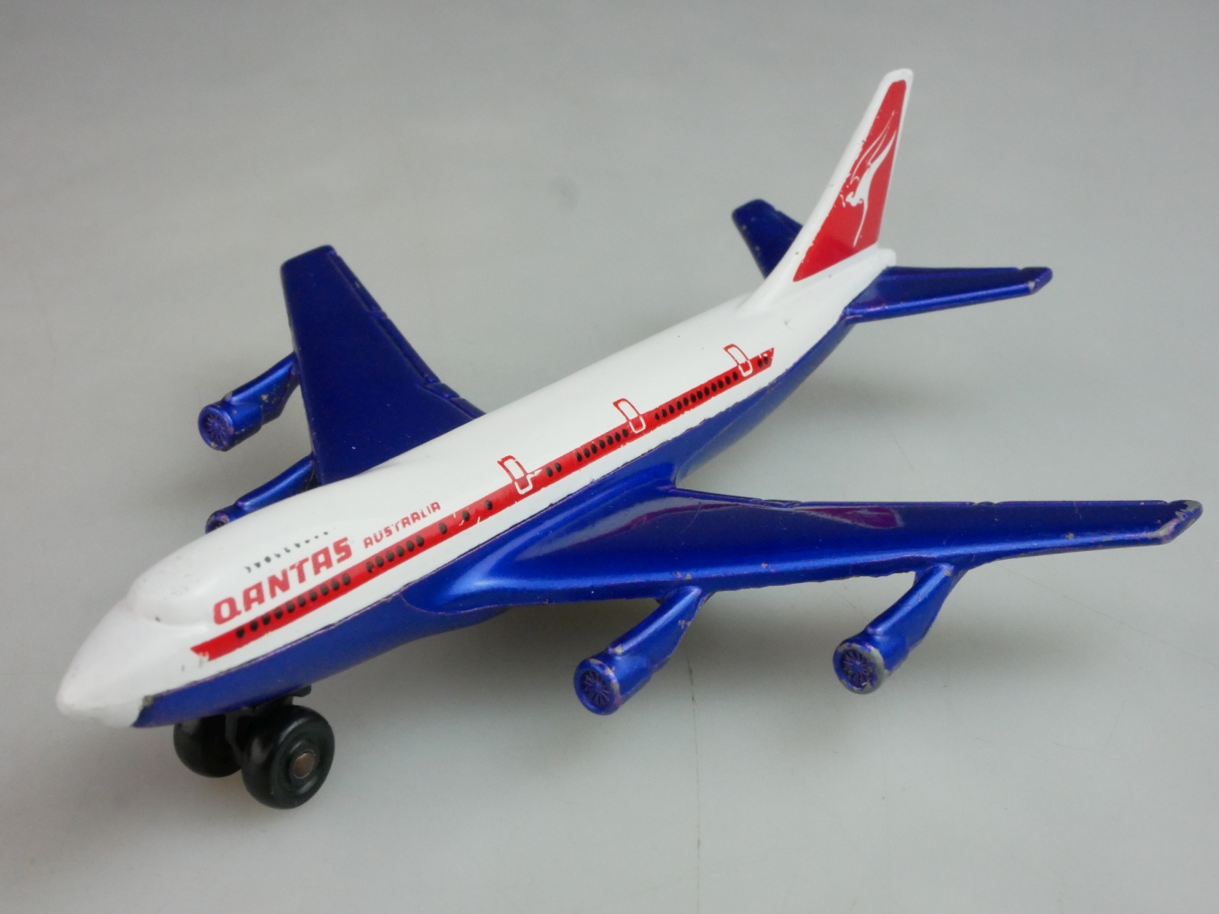 SB-10 Boeing 747 QANTAS - 28732