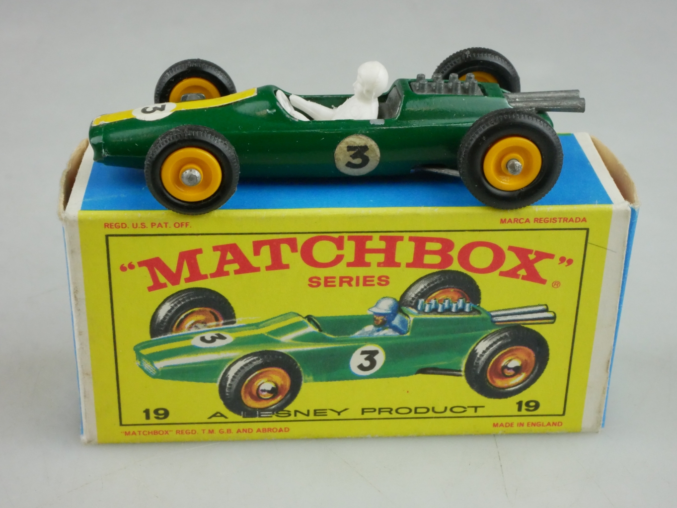 19d Lotus Racing Car - 31834 Matchbox Regular Wheels - Picture 1 of 9