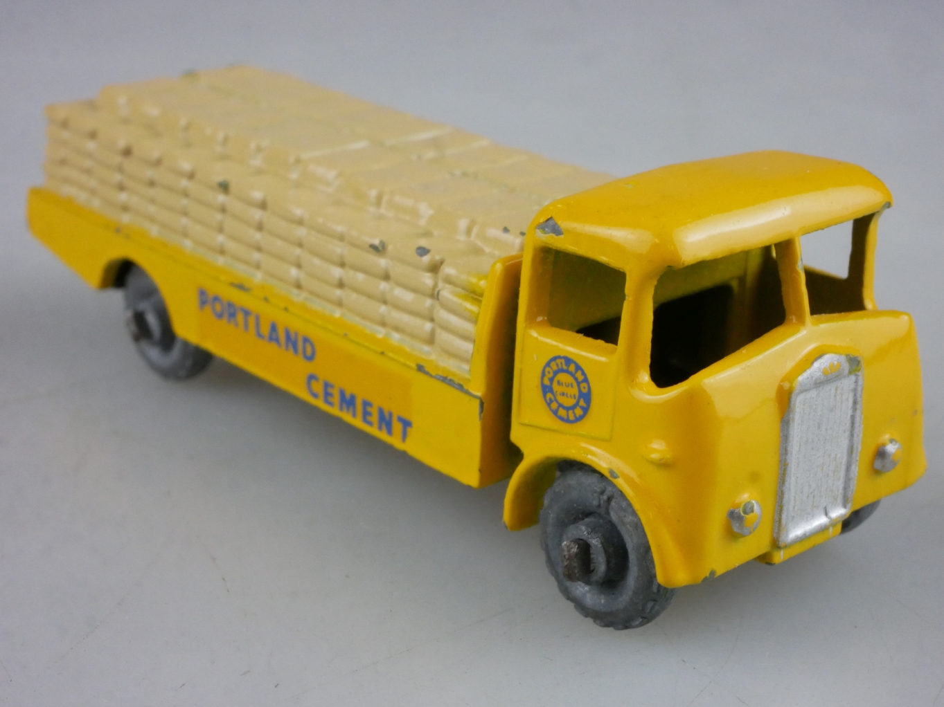 51a Albion Chieftain - 31886 Matchbox Regular Wheels - Picture 3 of 9