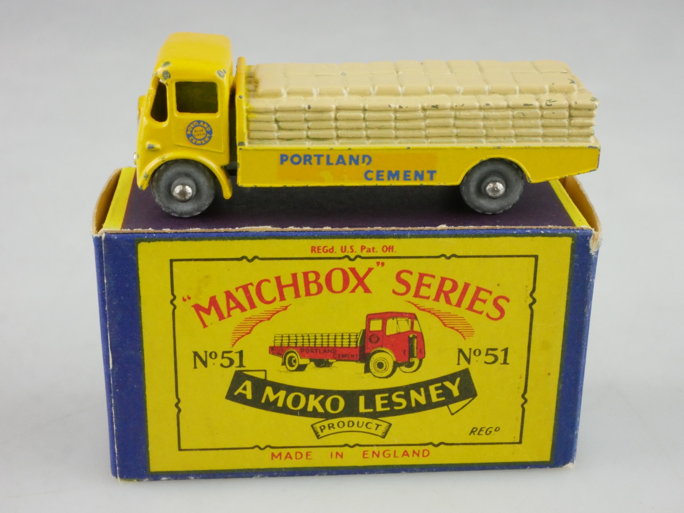 51a Albion Chieftain - 31886 Matchbox Regular Wheels - Picture 1 of 9