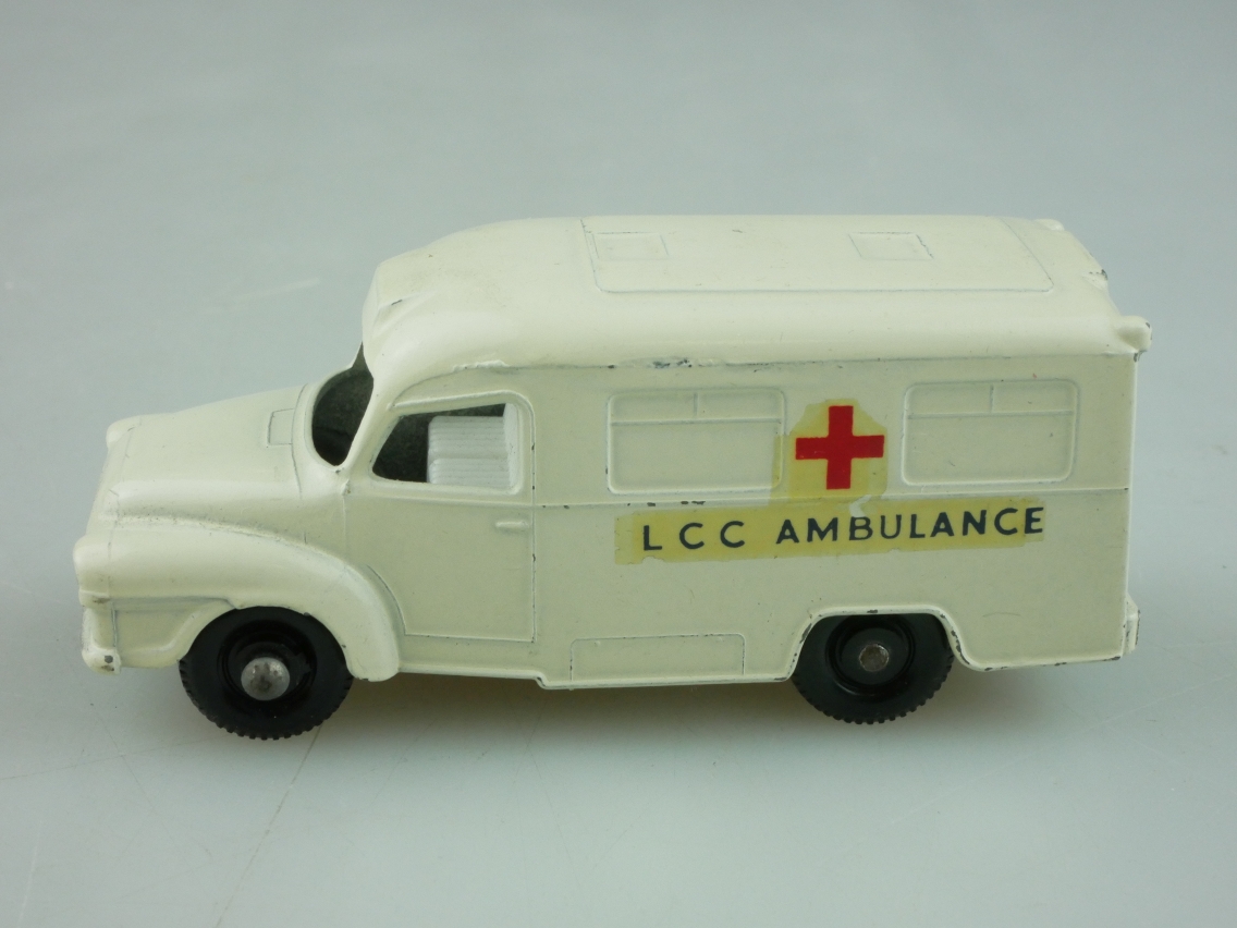 14c Lomas Ambulance - 35706