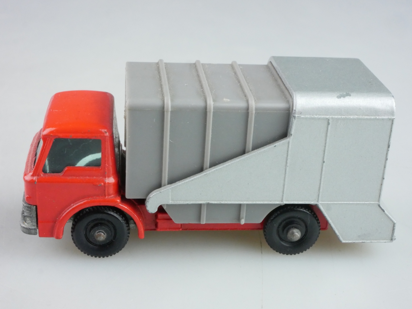 07c Ford Refuse Truck - 38098