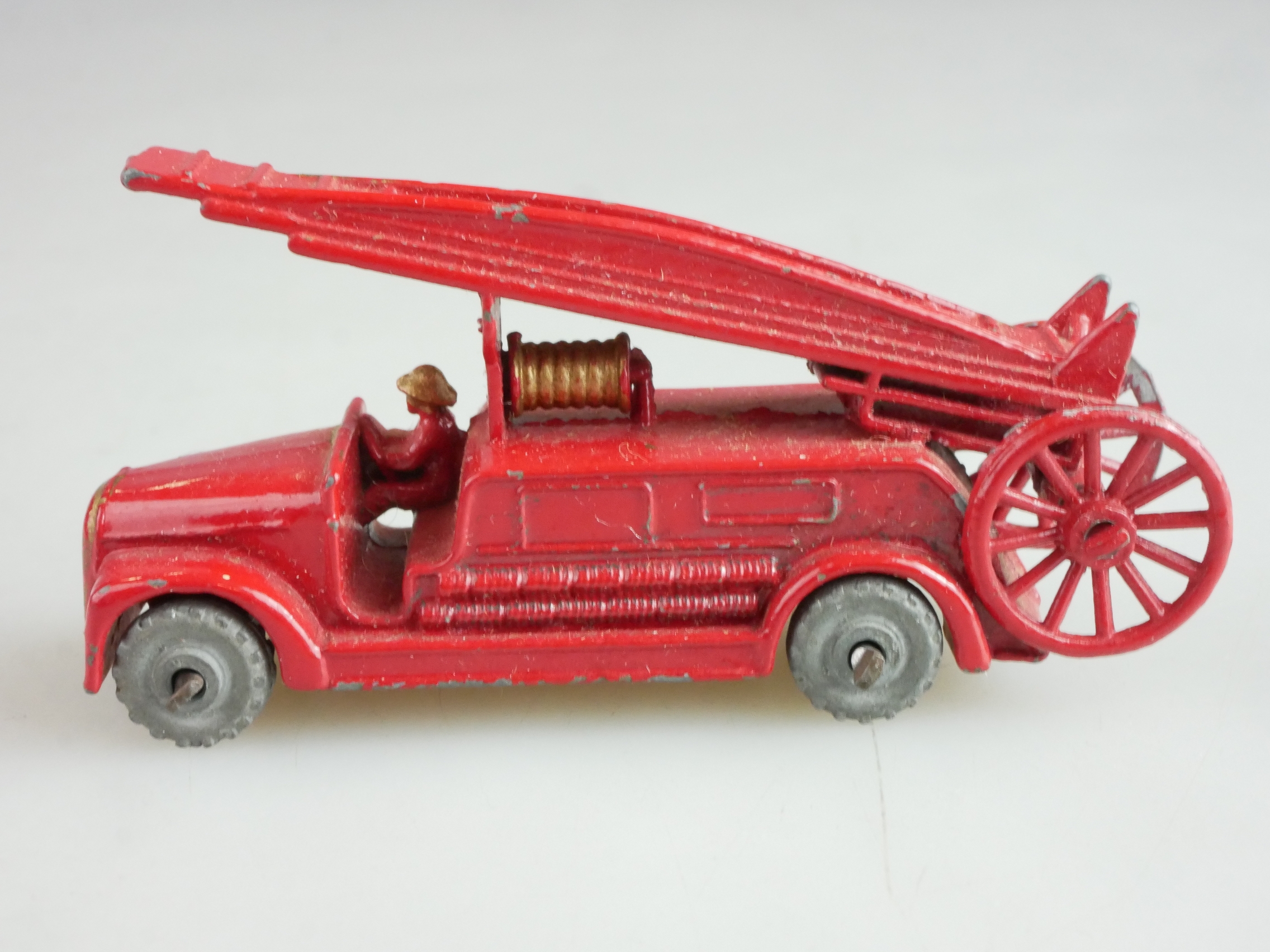 09a Dennis Fire Engine - 38318