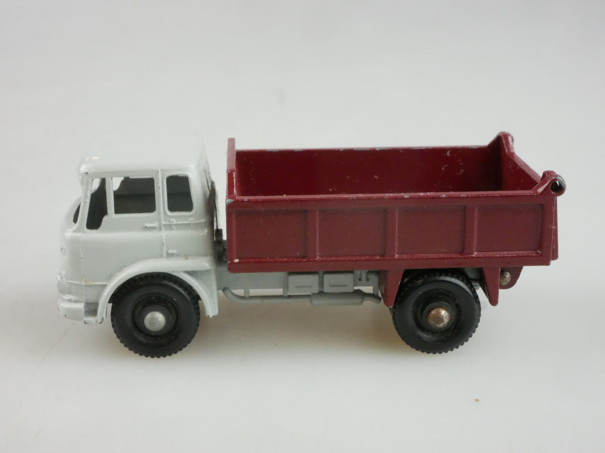 03b Bedford 7.5 Ton Tipper Truck - 38526