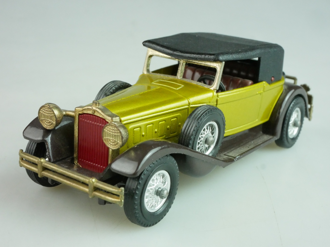 Y-15-2 1930 Packard Victoria - 46000