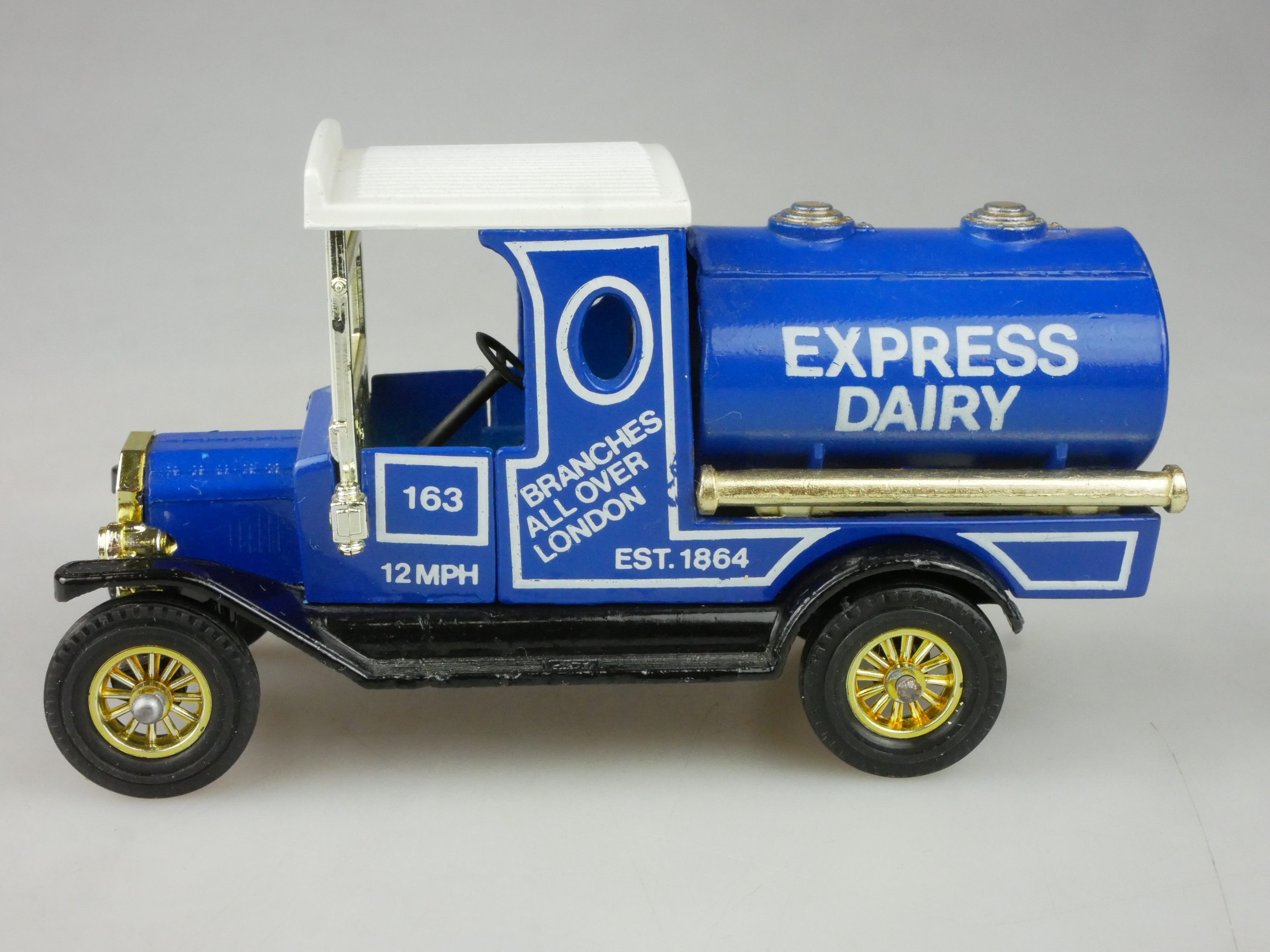 Y-03-4 1912 Ford T Tanker EXPRESS DAIRY - 46784