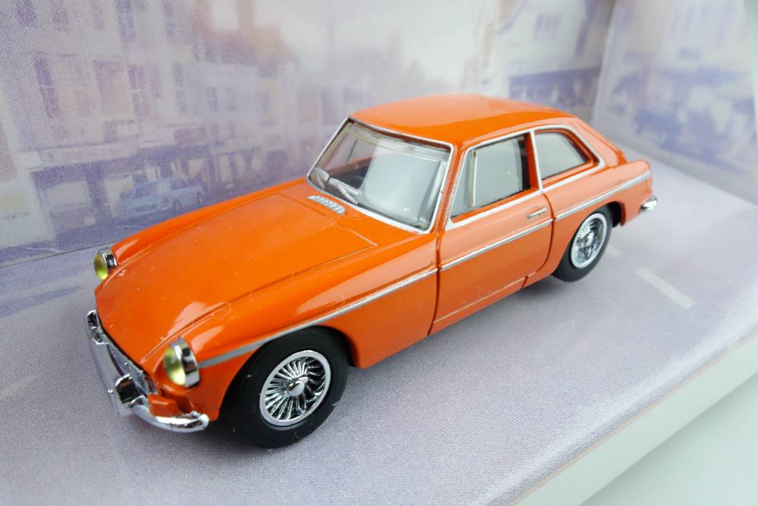 03b 1965 MG B GT orange - 49165