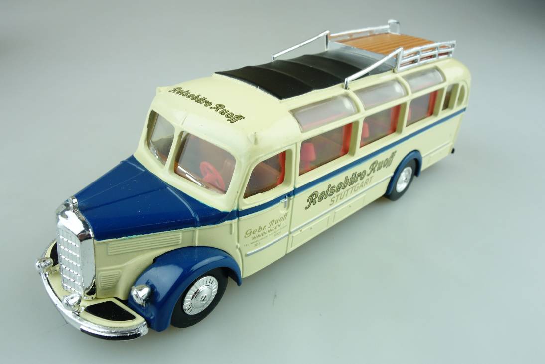 10a 1950 Mercedes Bus - 49181