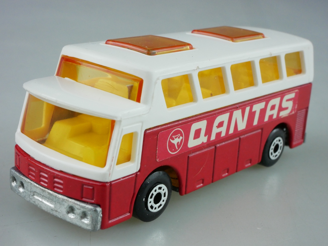 65-B Airport Coach QANTAS - 55774