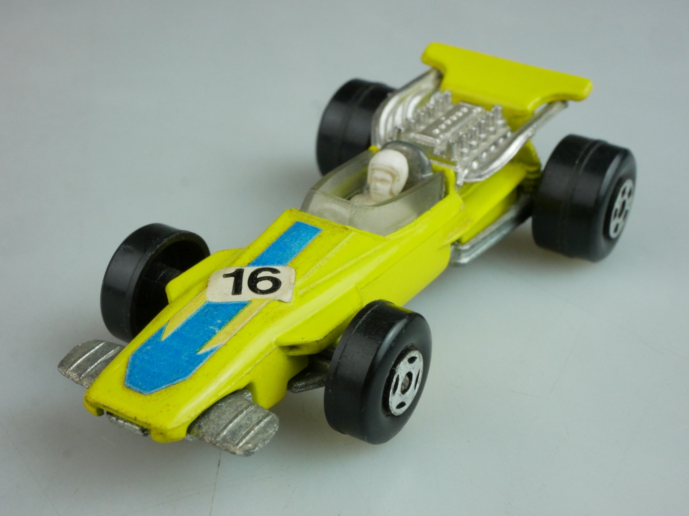 34-A Formula 1 Racing Car yellow - 57096