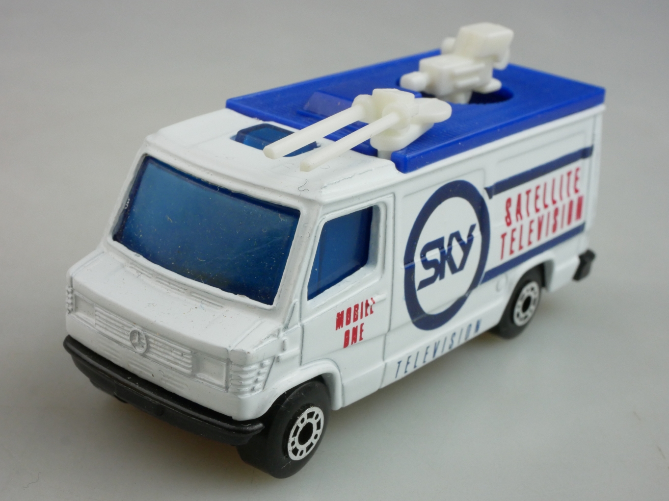 TV News Truck Sky (68-G/73-D) - 60114