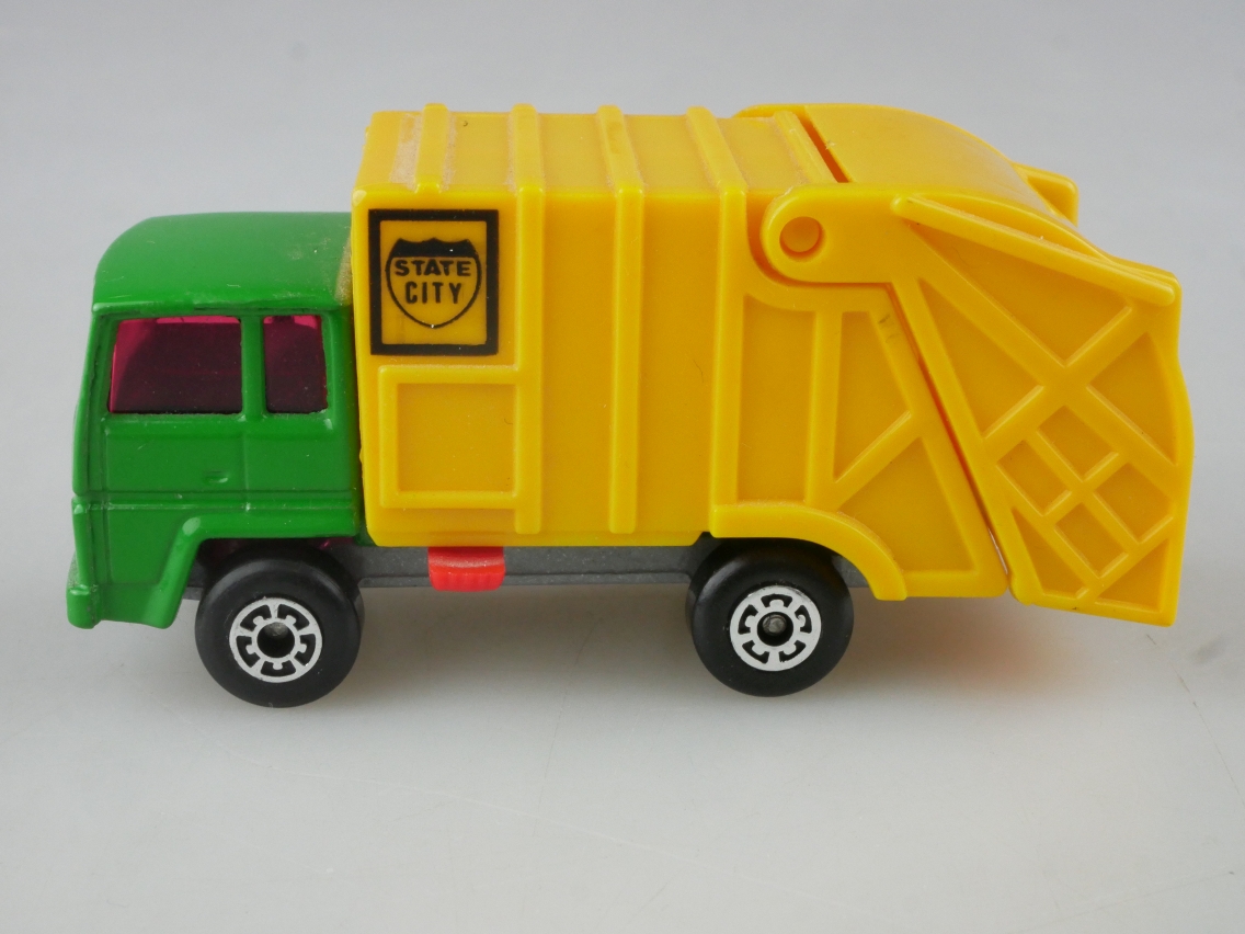 Refuse Truck grün (36-D) - 65026