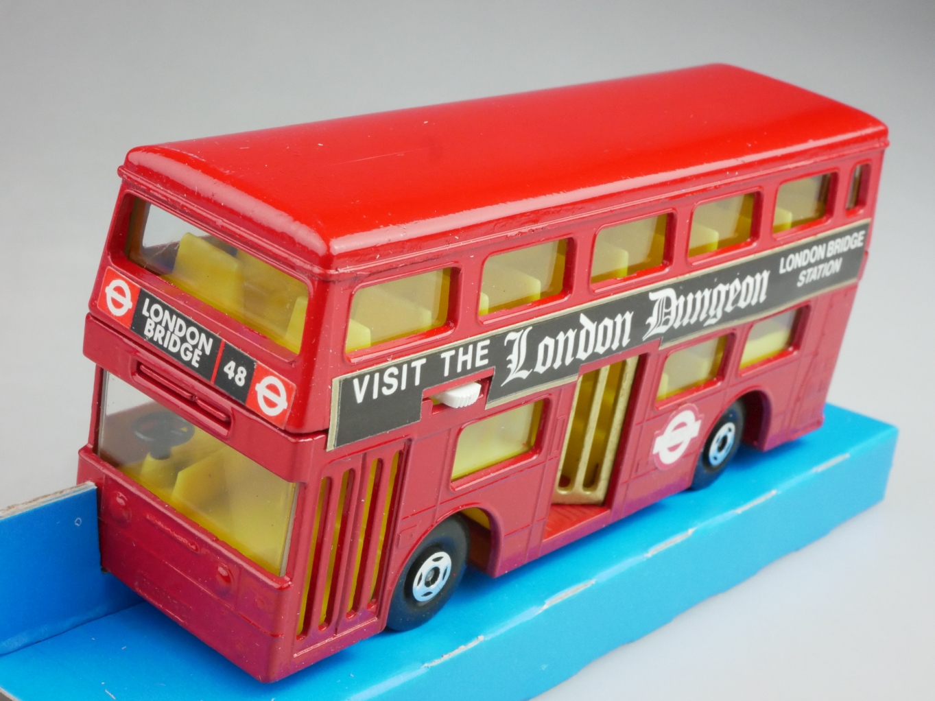 K-015B Bus The Londoner London Dungeon - 72684