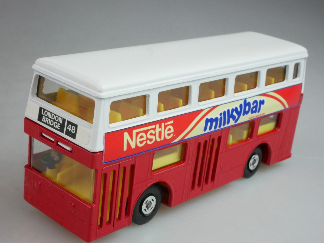K-015B Bus The Londoner Nestlé milkybar - 72689