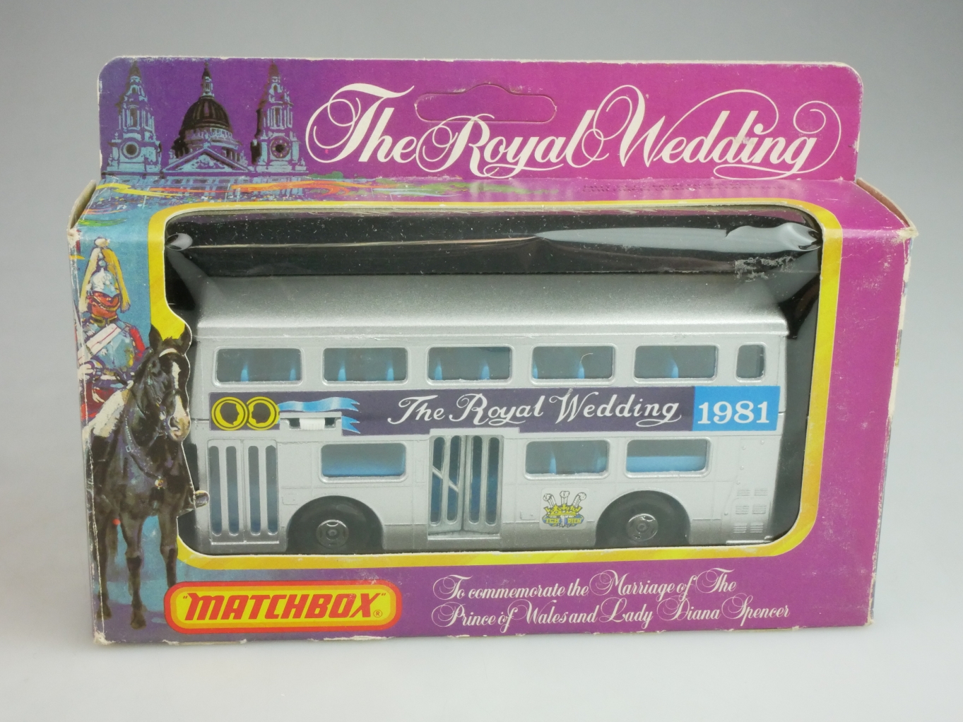K-015B Bus The Londoner Royal Wedding - 72692