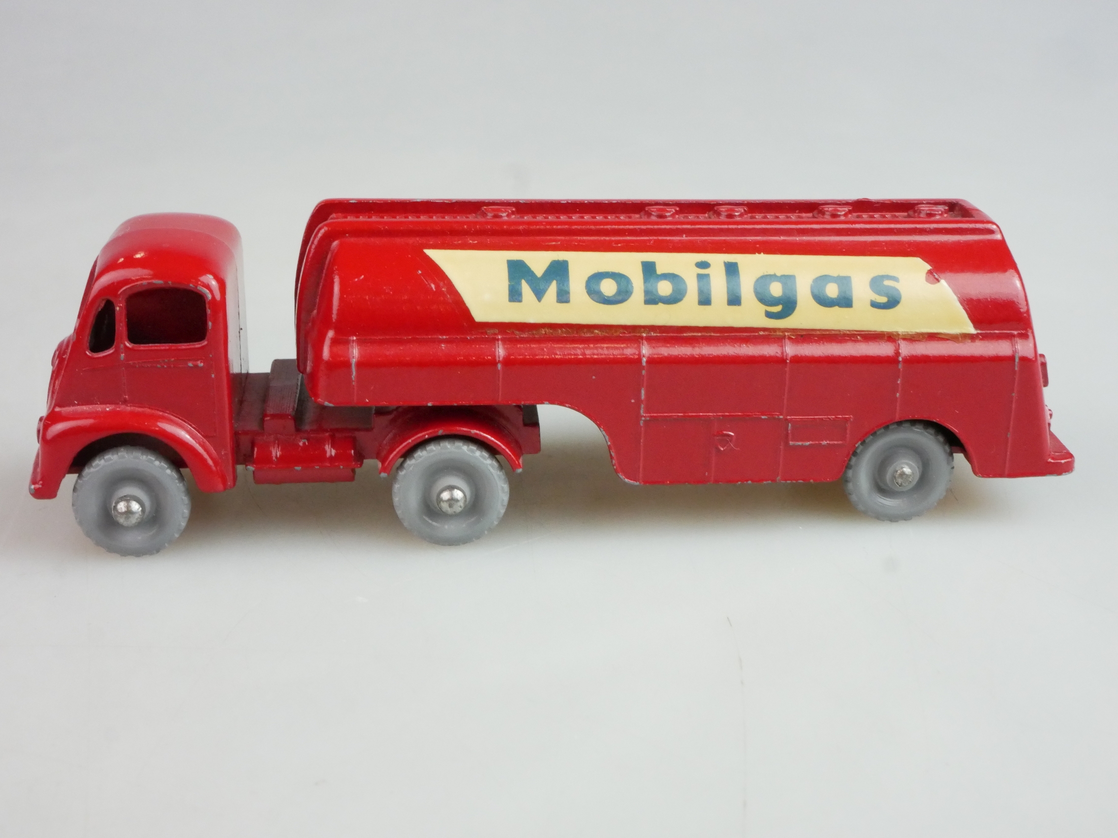 M-08A Mobilgas Petrol Tanker - 90817