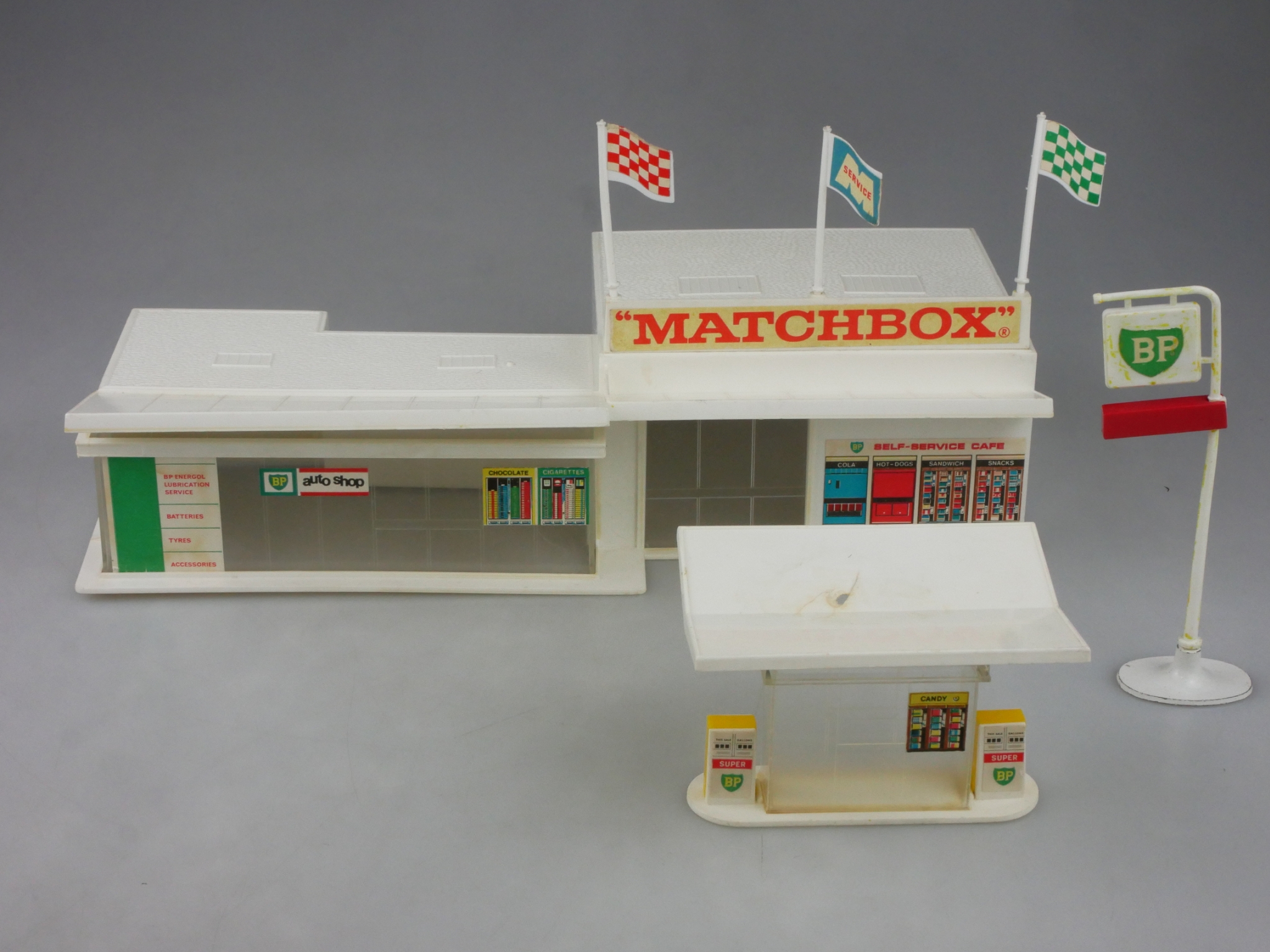 MG-1C Matchbox Service Station - 90838