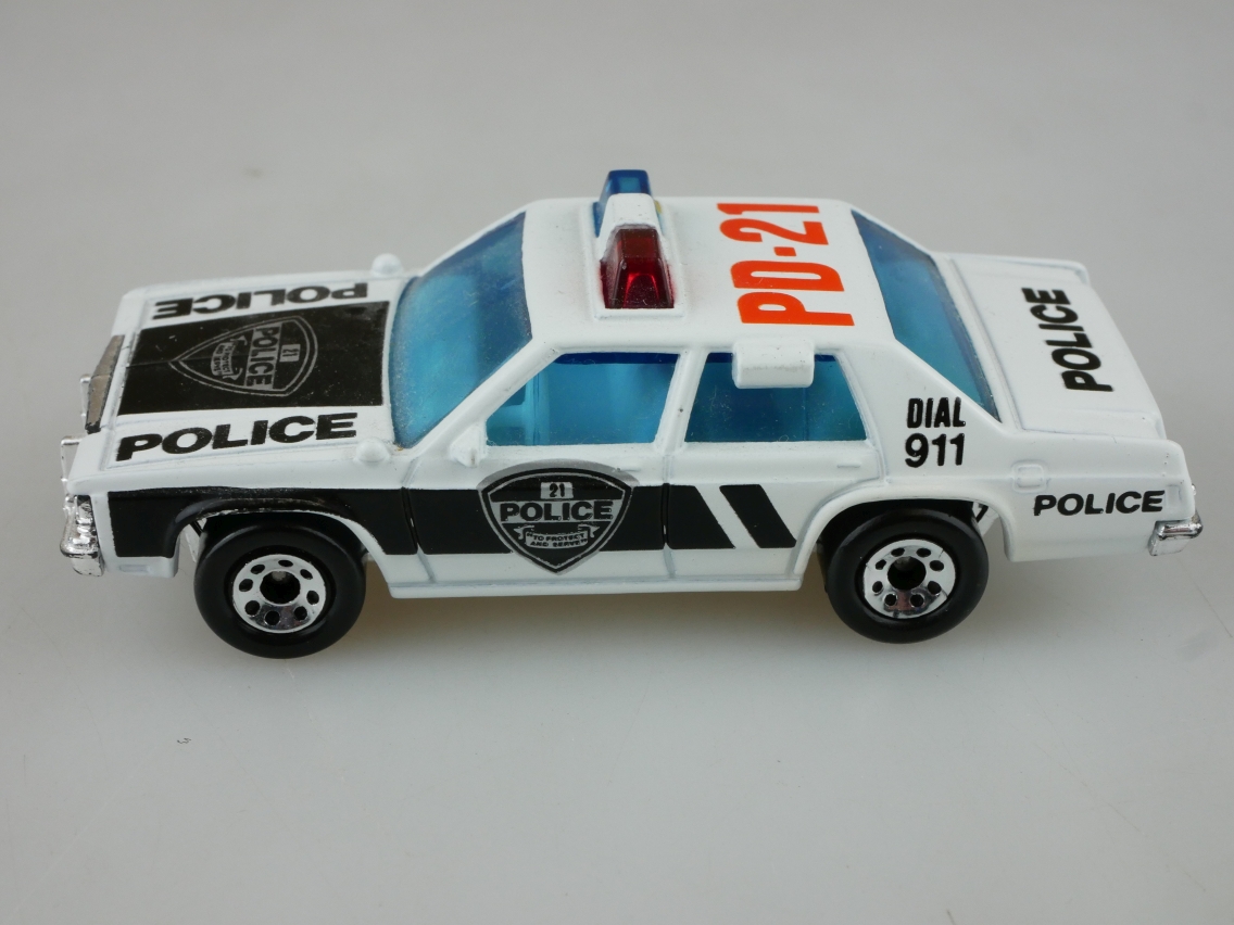 Ford LTD Police (16-E/51-H) - 96031