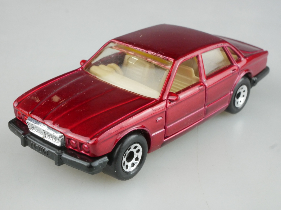 Jaguar XJ 6 (41-F/01-E) - 96333