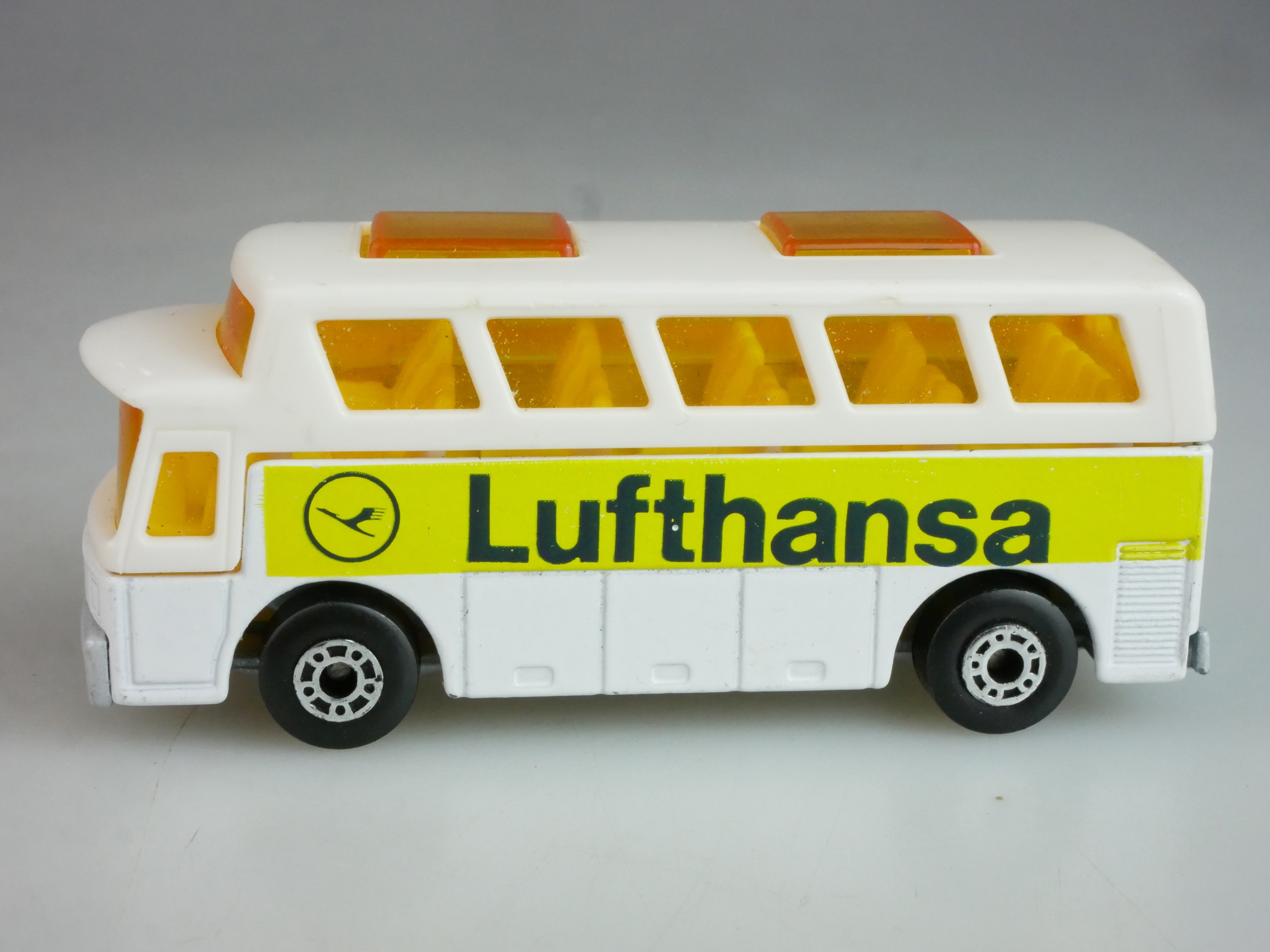 Airport Coach Lufthansa (65-B) - 96826