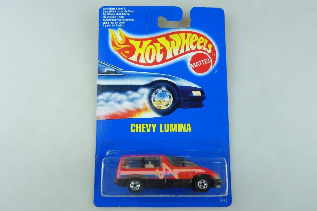 Chevy Lumina Hot Wheels Mattel 5675 Malaysia mint blue card MOC 1:64 104521
